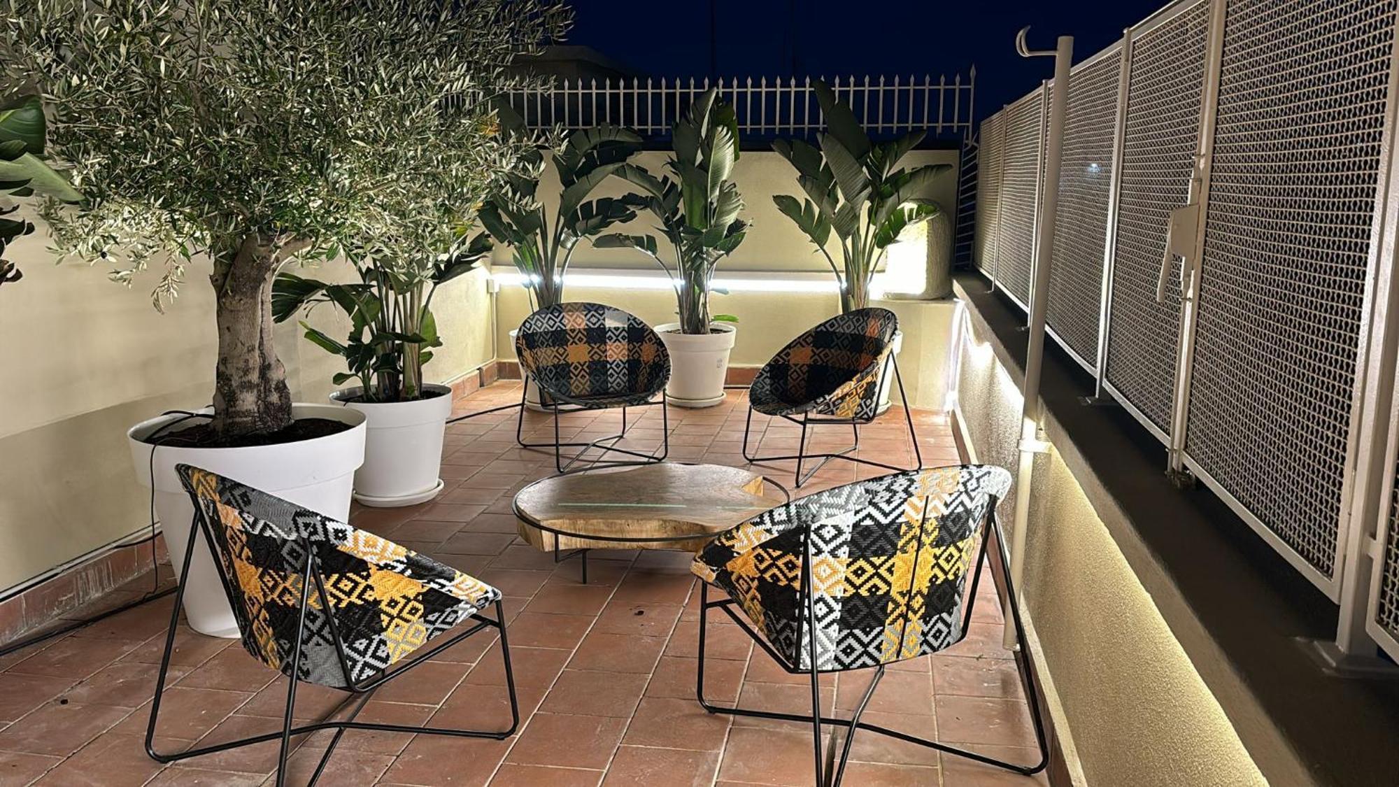 Mile Hotel Bari Exterior photo