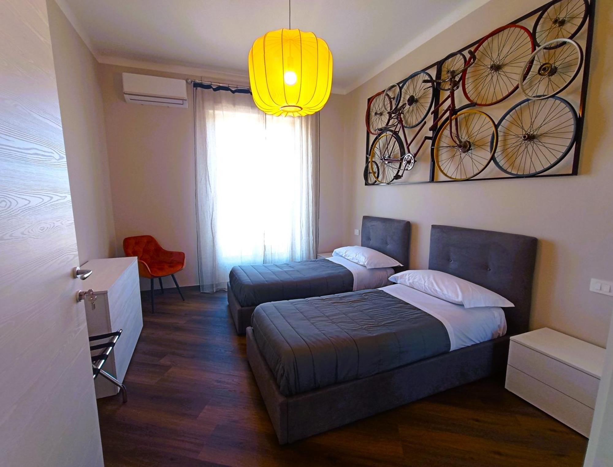 Mile Hotel Bari Exterior photo