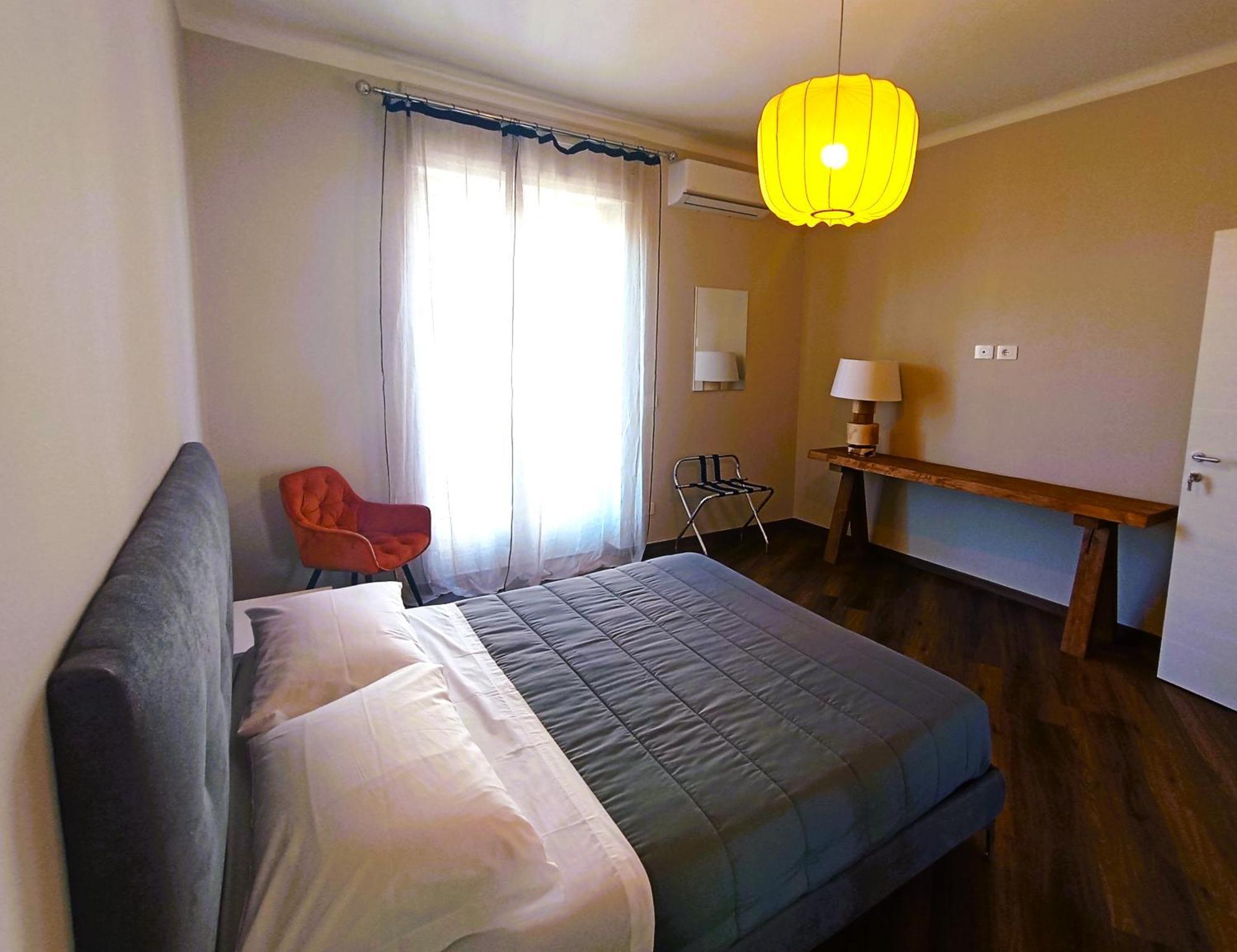 Mile Hotel Bari Exterior photo
