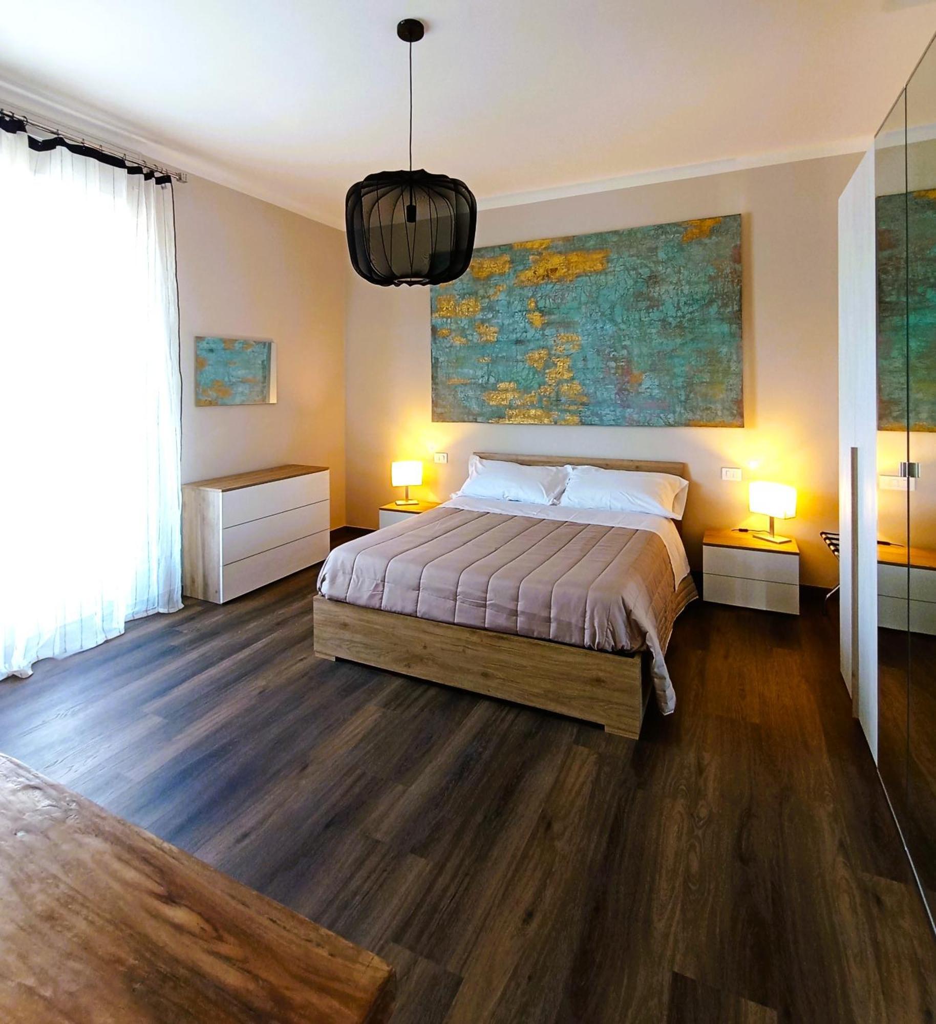 Mile Hotel Bari Exterior photo